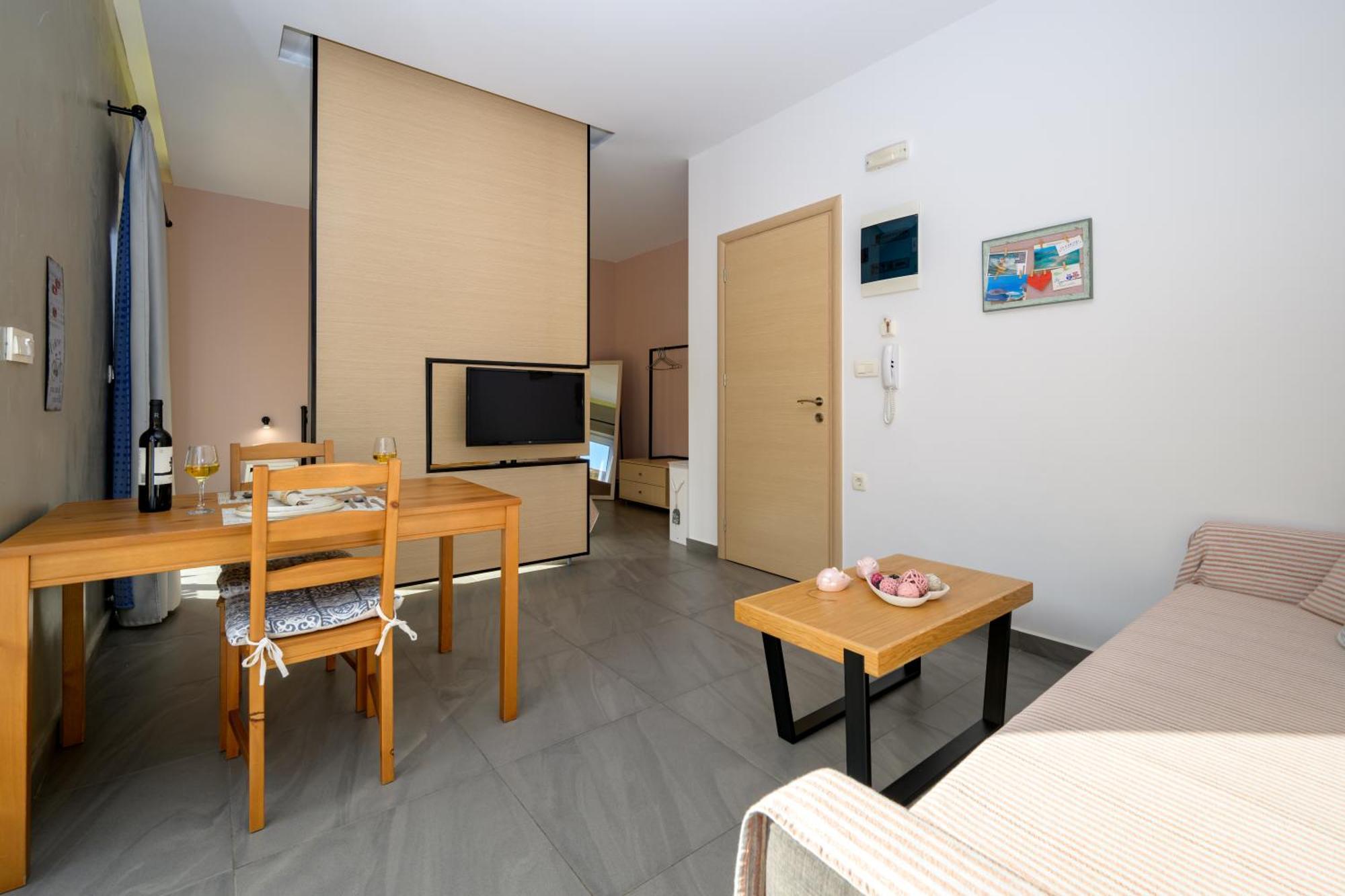 You And Me -750M From The Sea Kissamos Exterior photo