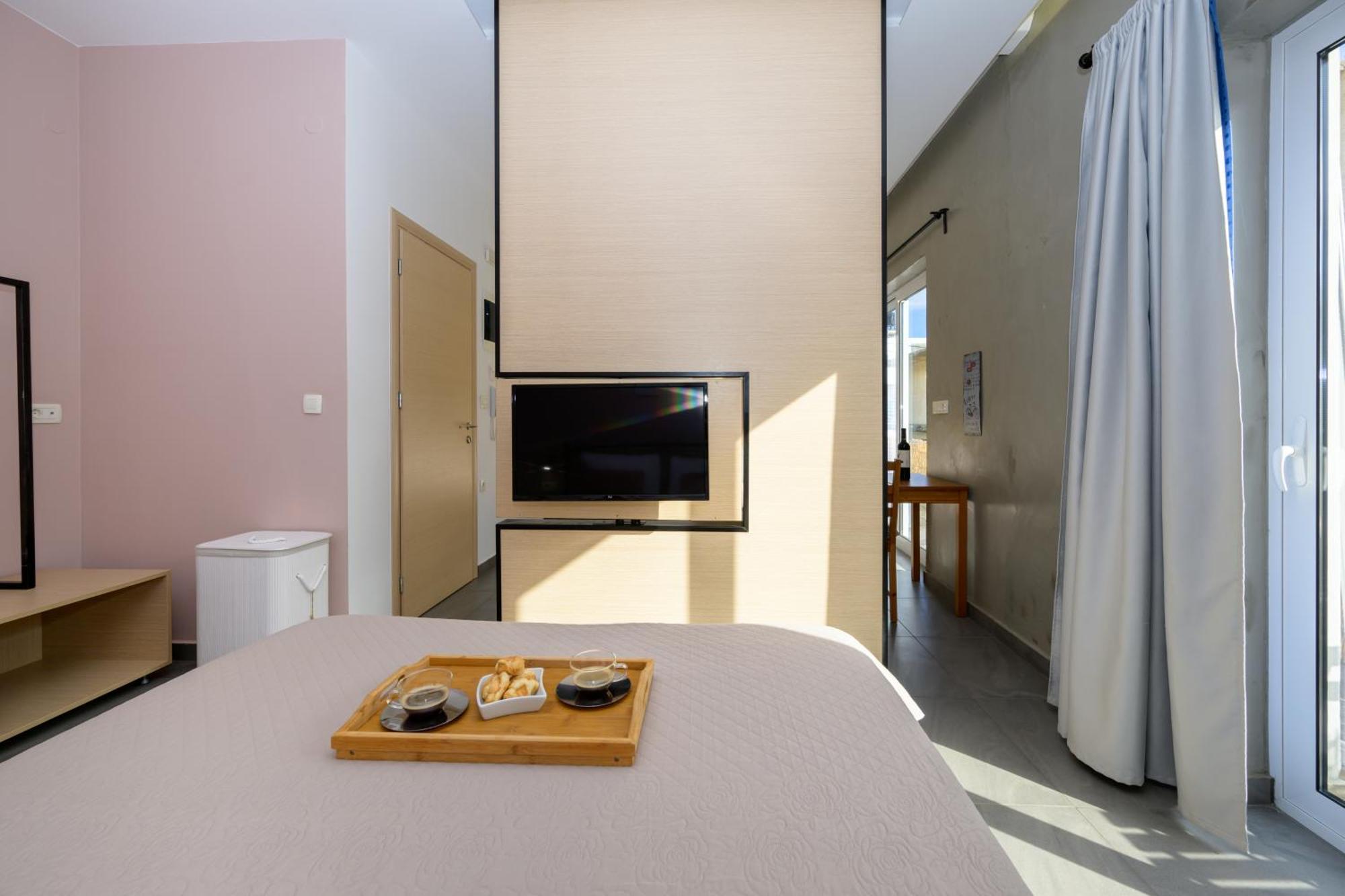 You And Me -750M From The Sea Kissamos Exterior photo