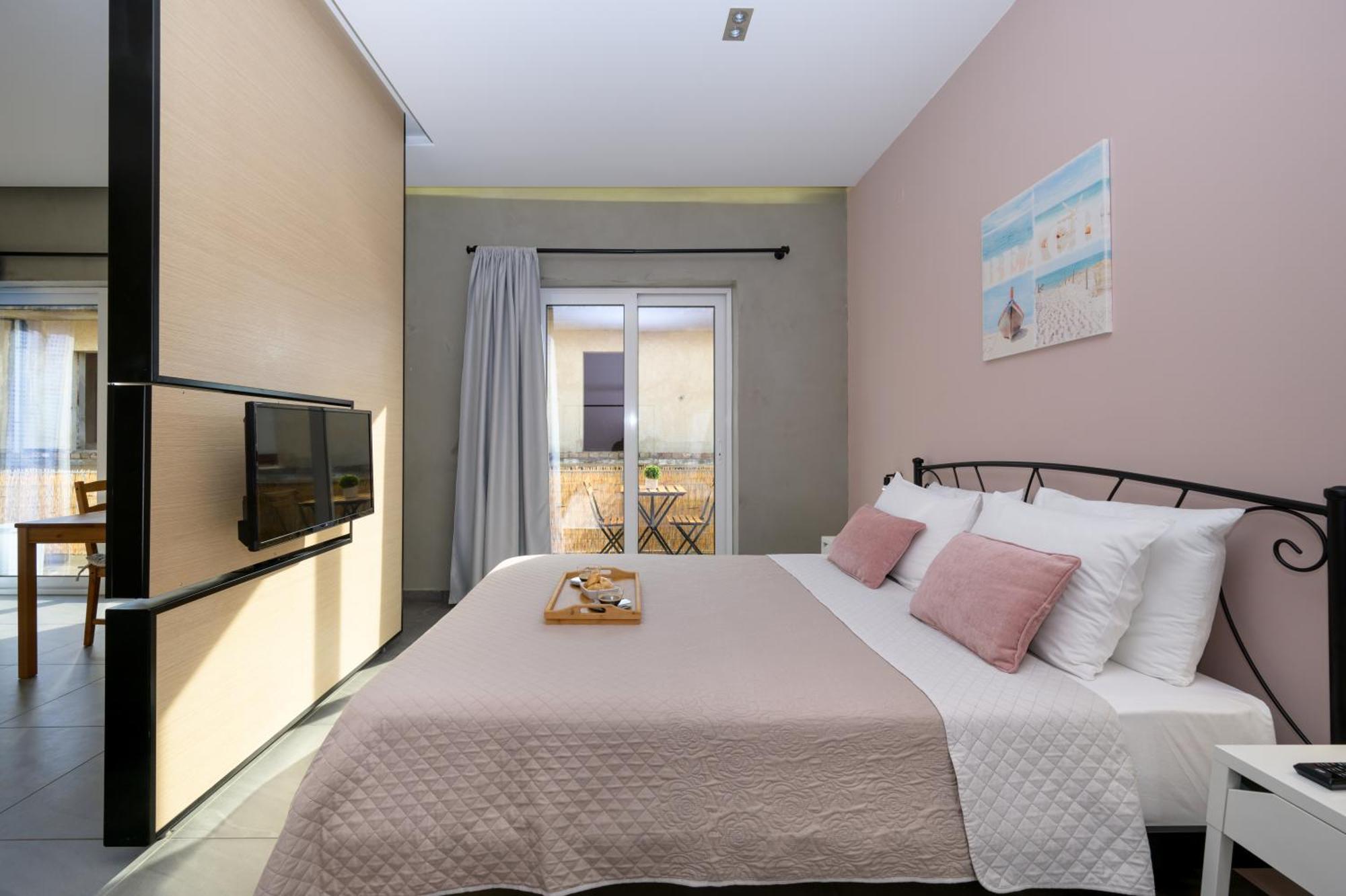 You And Me -750M From The Sea Kissamos Exterior photo